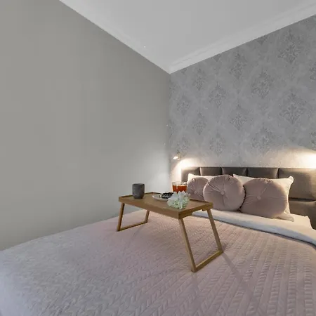 Mokotow - Park, Metro & Shops Nearby - By Rentujemy