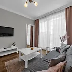 Mokotow - Park, Metro & Shops Nearby - By Rentujemy Lejlighed Warszawa