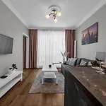 Mokotow - Park, Metro & Shops Nearby - By Rentujemy