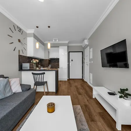 Apartment Mokotow - Park, Metro & Shops Nearby - By Rentujemy